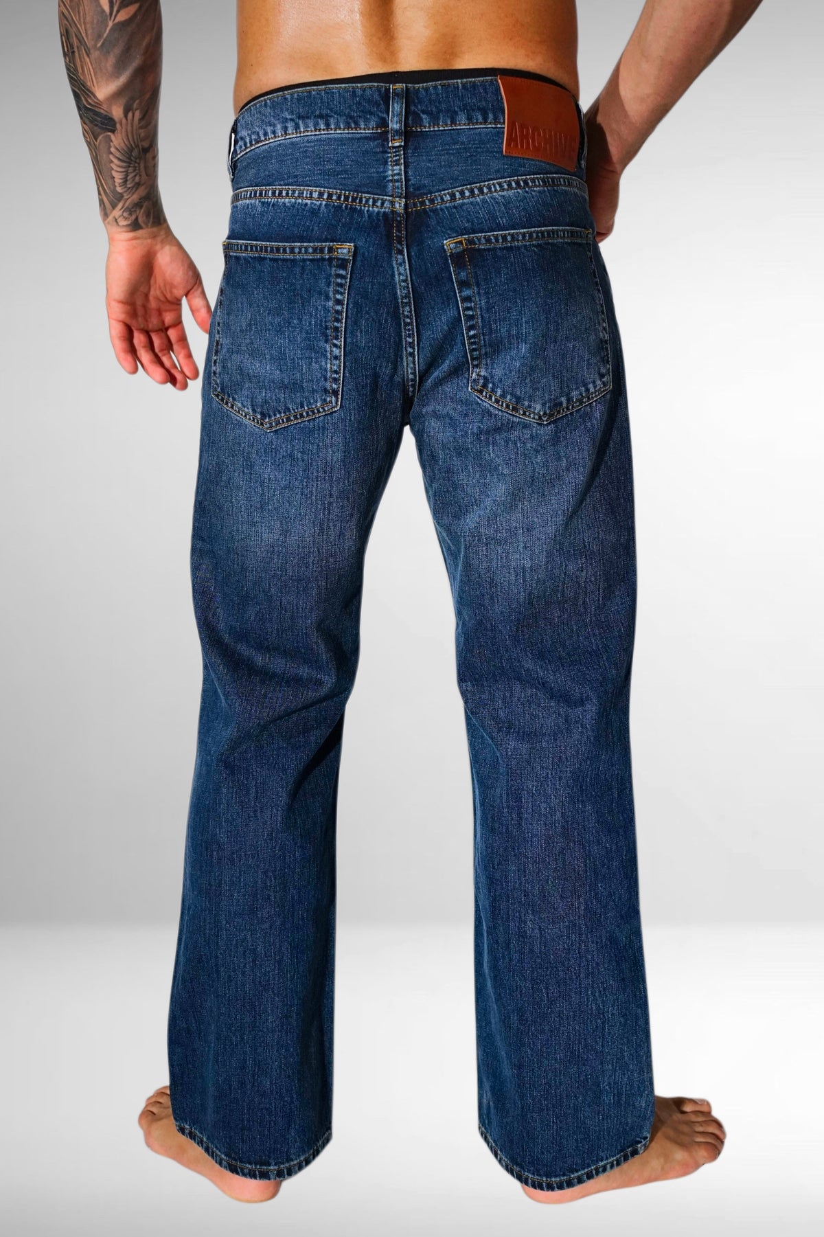 MEN’S DARK-WASH BOOTCUT JEANS