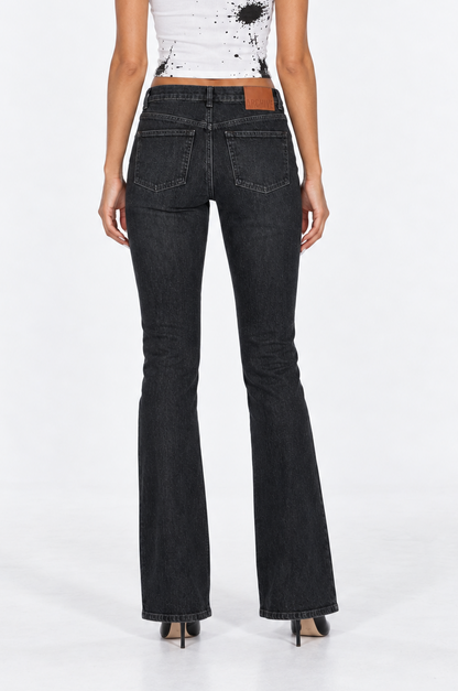 Women’s Slim Fit Bootcut Jeans in Ebony Wash