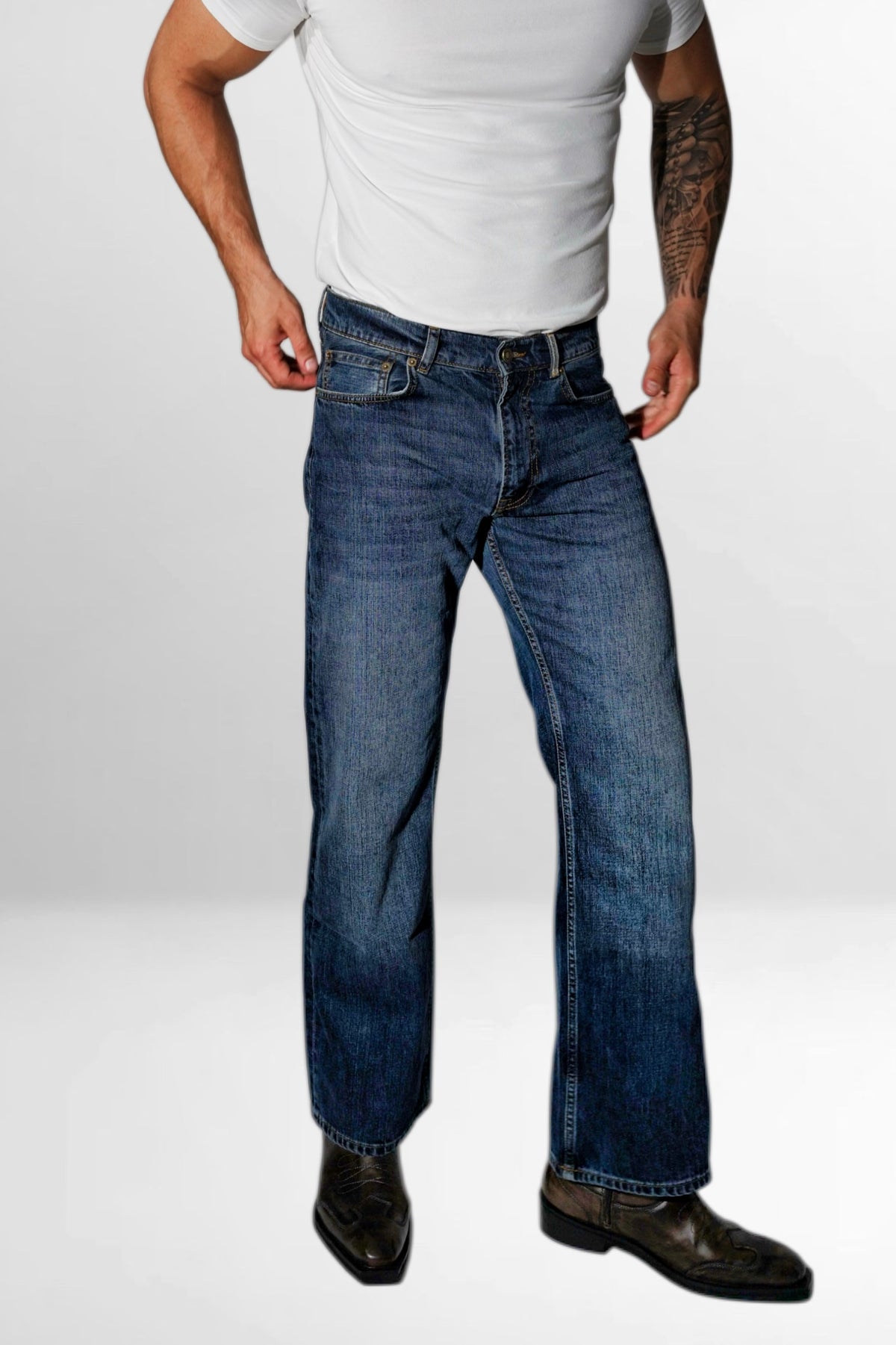 MEN’S DARK-WASH BOOTCUT JEANS