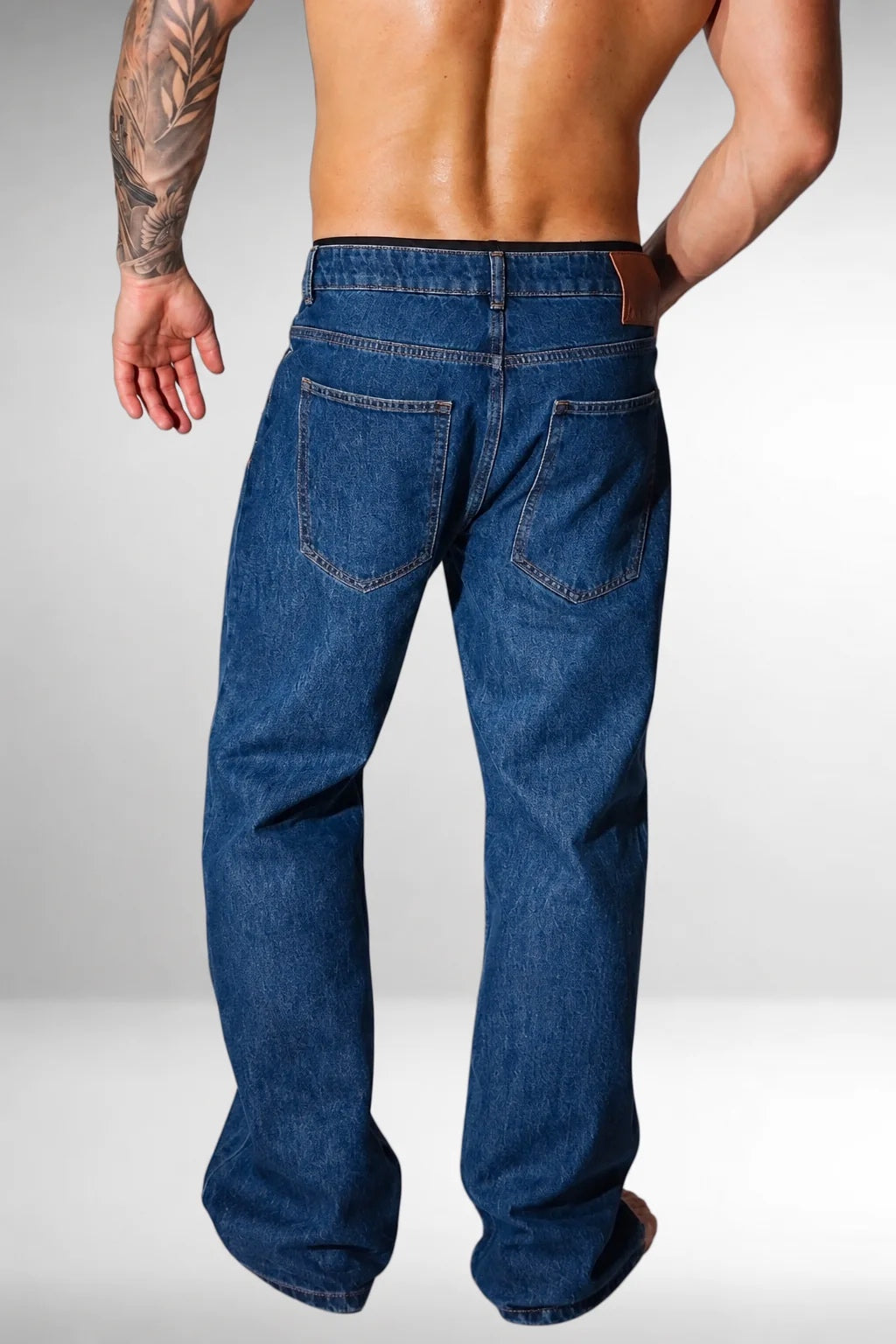 MEN’S AUTHENTIC MID-BLUE LOOSE-FIT JEANS
