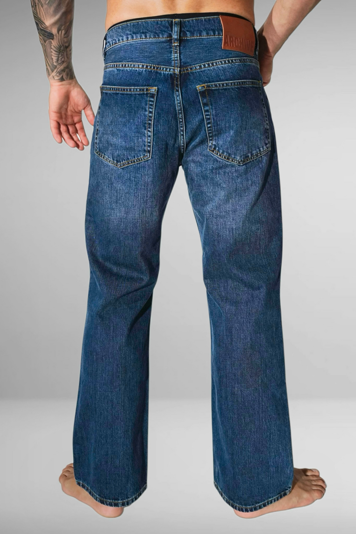 MEN’S DARK-WASH BOOTCUT JEANS
